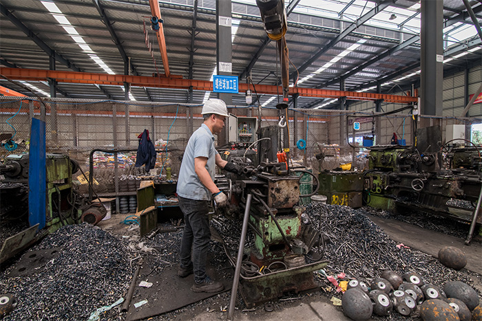 西宁网架配件-螺栓球加工车间