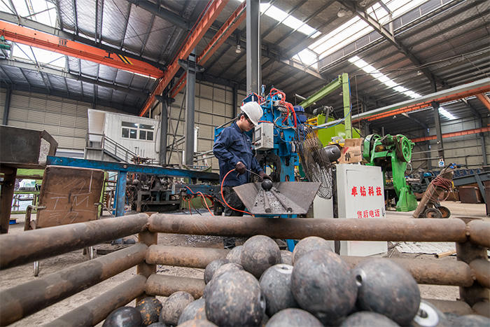 西宁网架配件-螺栓球加工车间